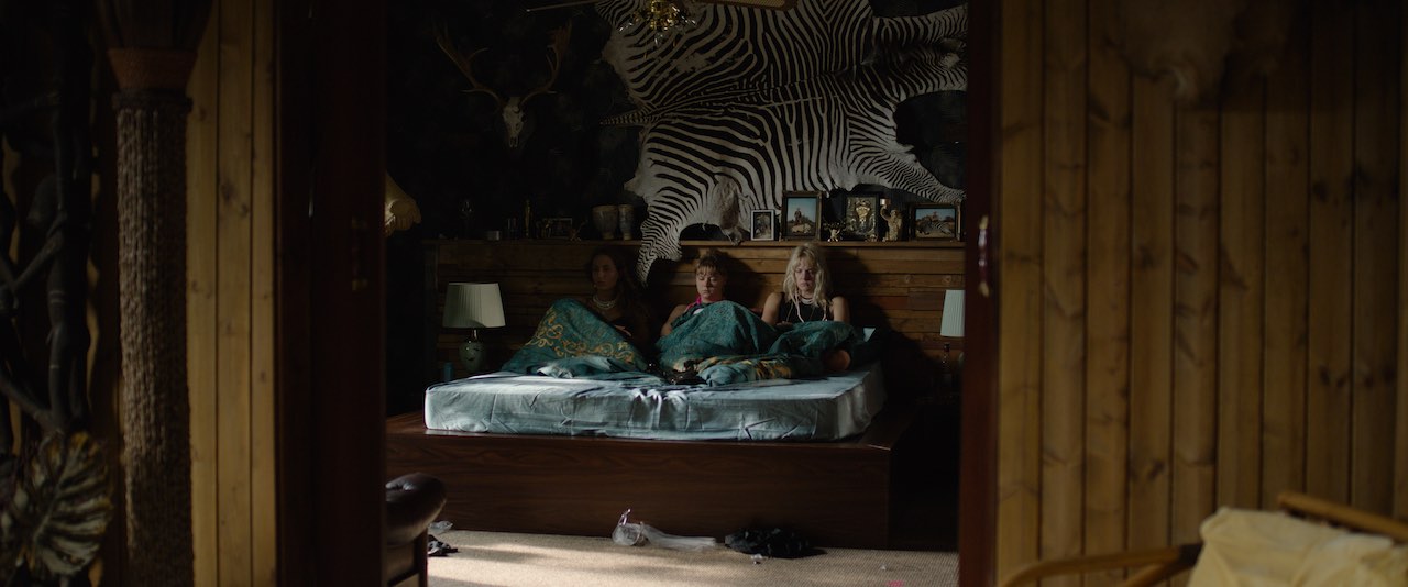 Dark Paradise Still 4